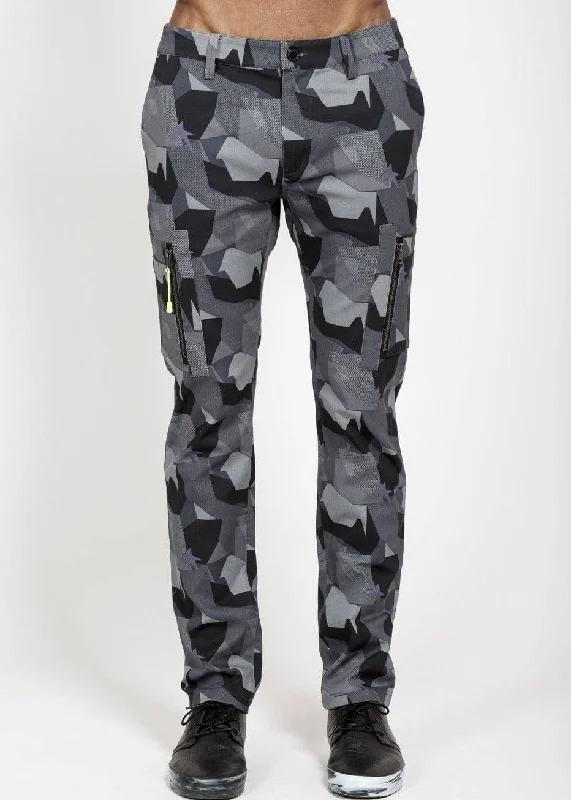 Bold plaid pants for eye-catching style choices -Konus Men's Digital Camo Cargo Pants in Black