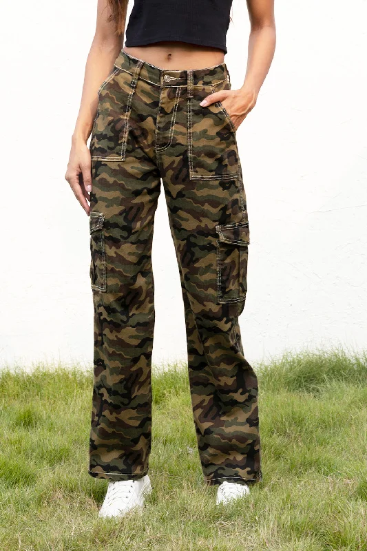 Tapered ankle pants for sleek modern silhouettes -Camouflage Straight Leg Cargo Pants