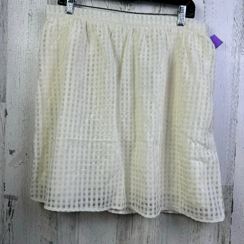 Patterned skirts with bold stripe accents -Cream Skirt Mini & Short Maison Jules, Size 16