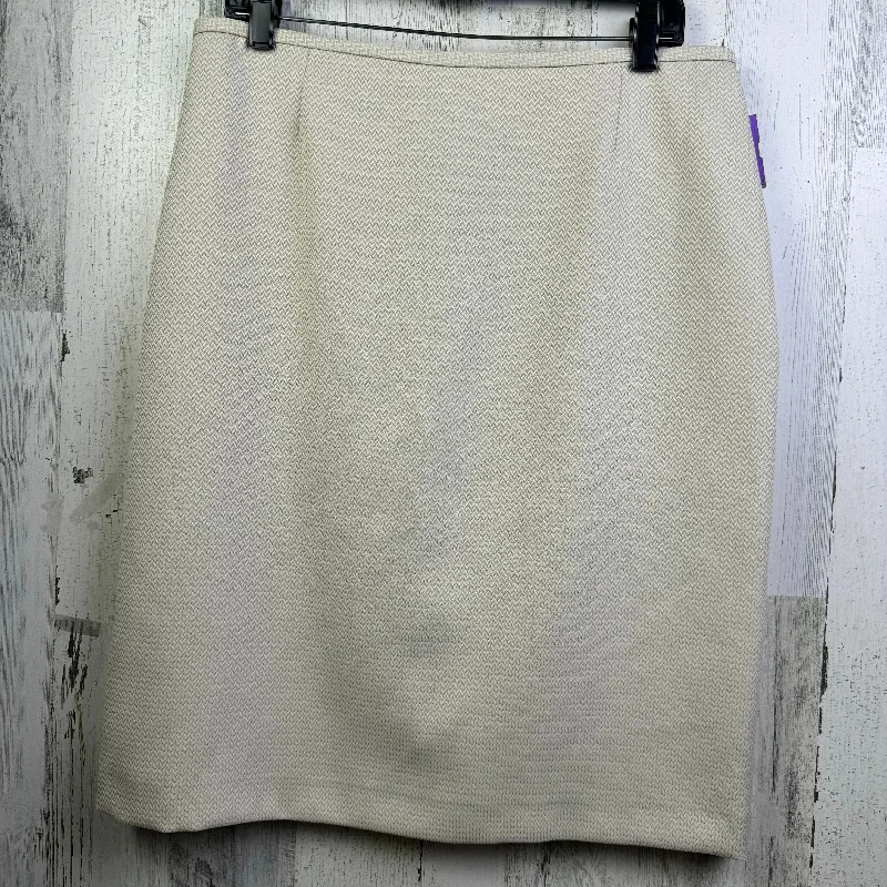 Patterned midi skirts for eye-catching style -Beige Skirt Mini & Short Preston And New York, Size 10