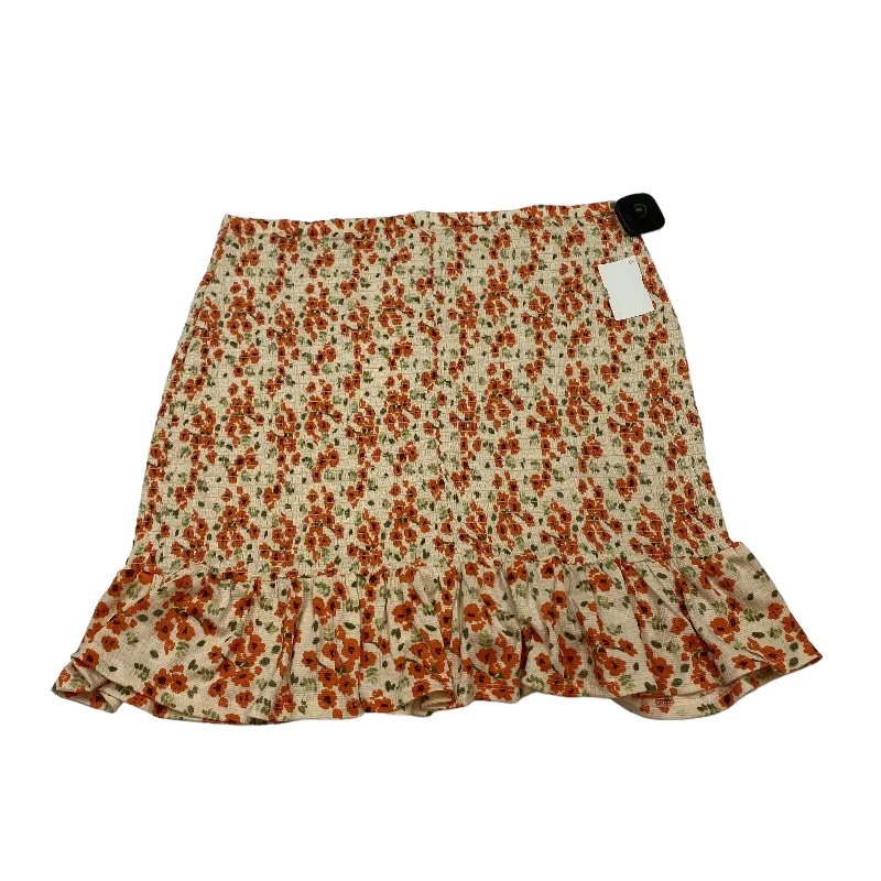 Trendy skirts with bold plaid patterns -Cream Skirt Mini & Short Cato, Size L